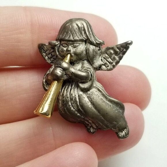 Vintage Little Angel with Trumpet, Silver Tone, Tarnished Lapel Pin, Estate - Picture 1 of 5
